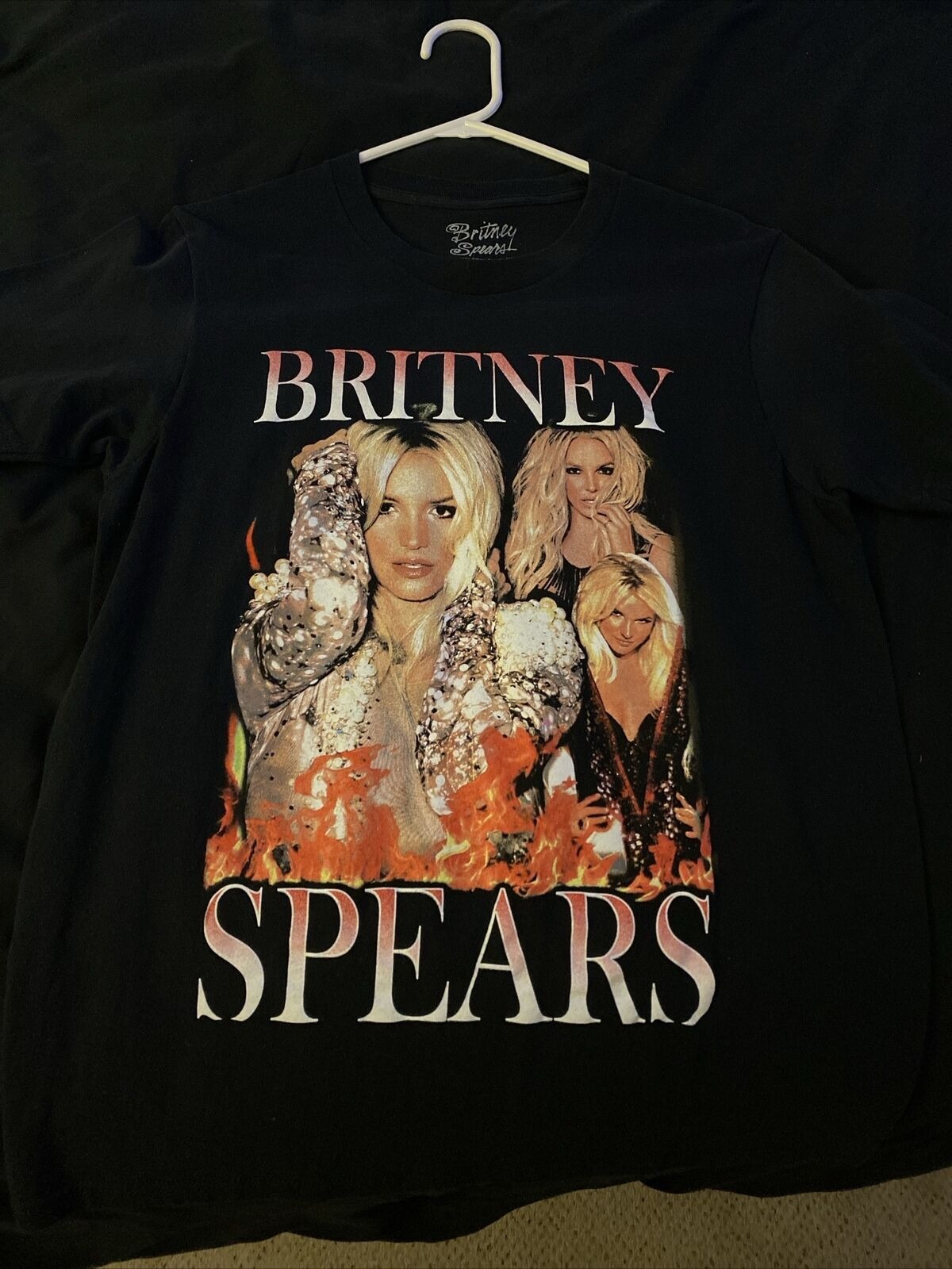 Britney Spears Menâs Medium Graphic shirt