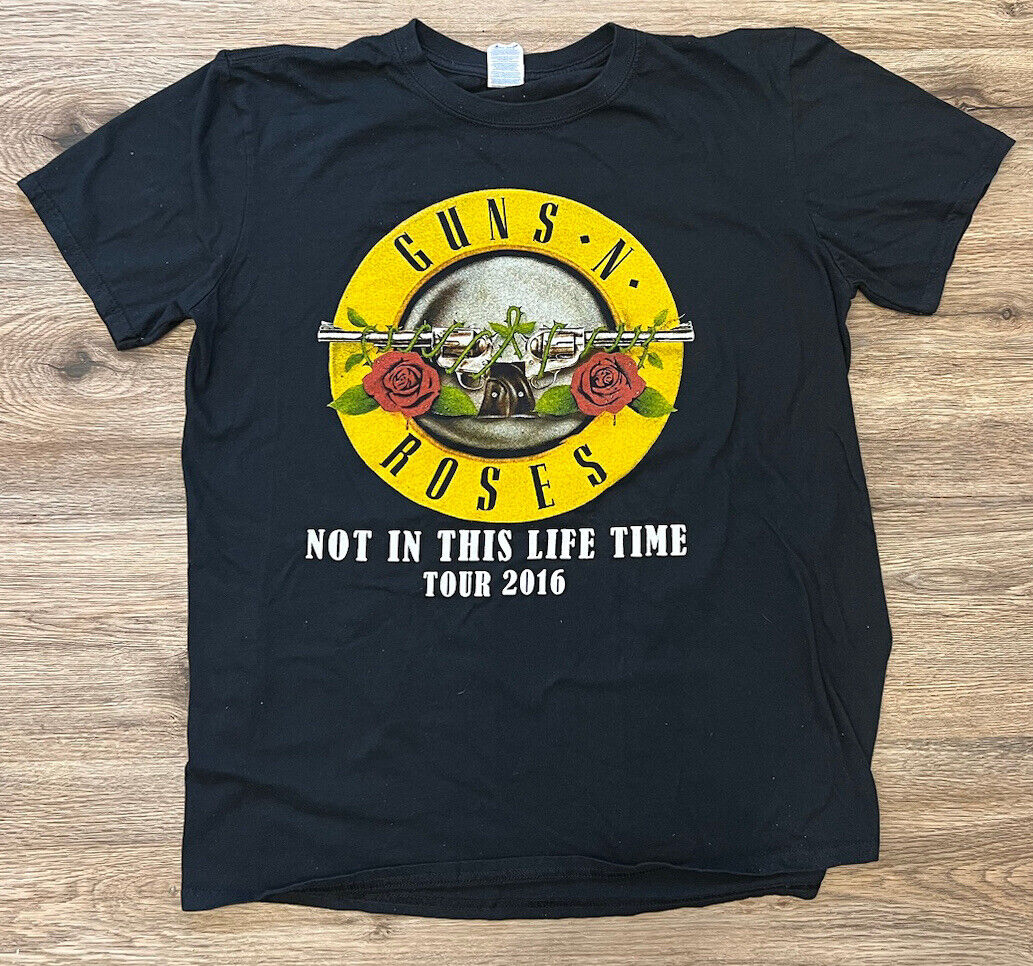 GUNS N ROSES 2016 tour T Shirt SIZE LARGE