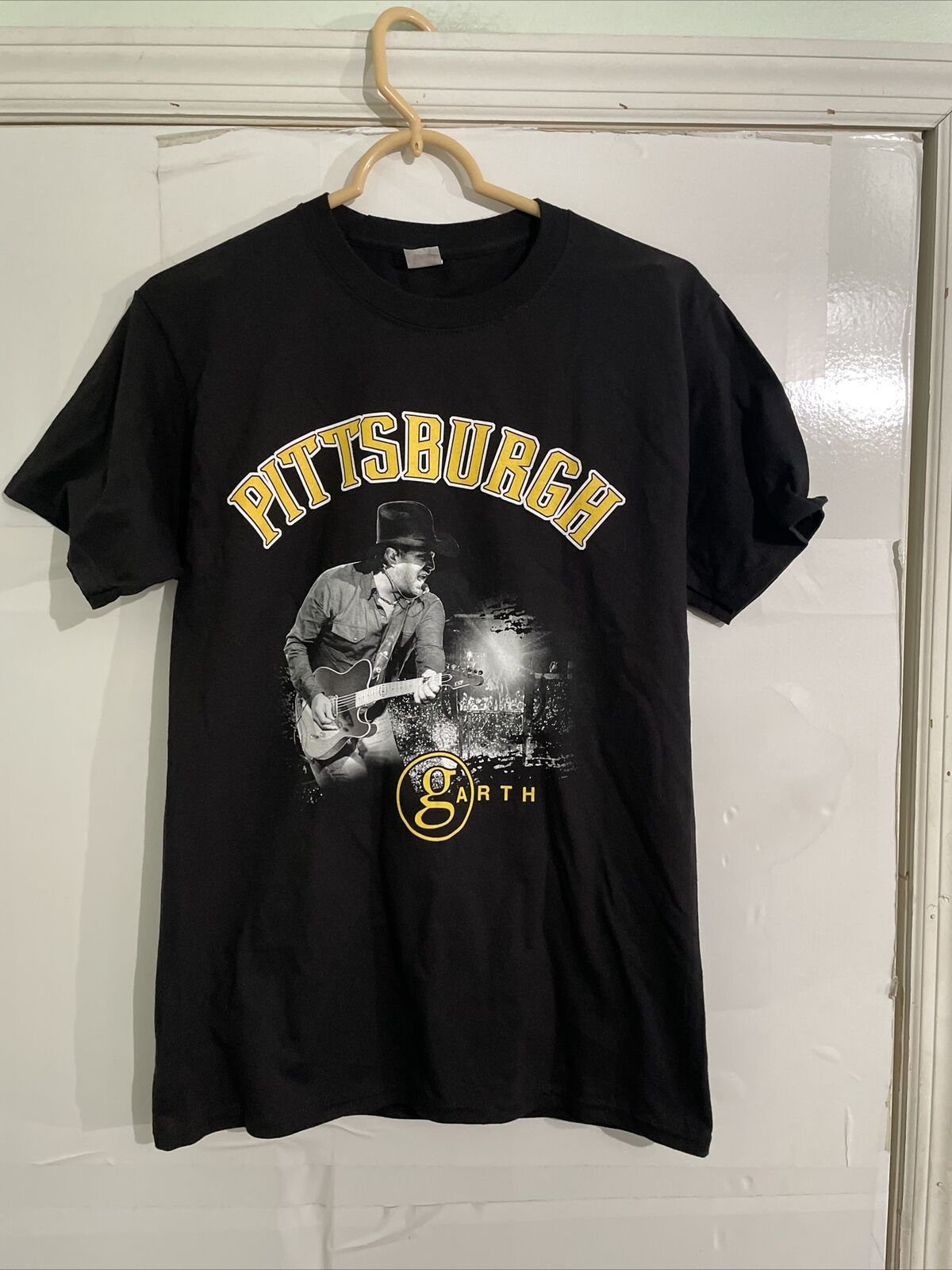 Garth Brooks T-Shirt Small Stadium Tour Pittsburgh PA