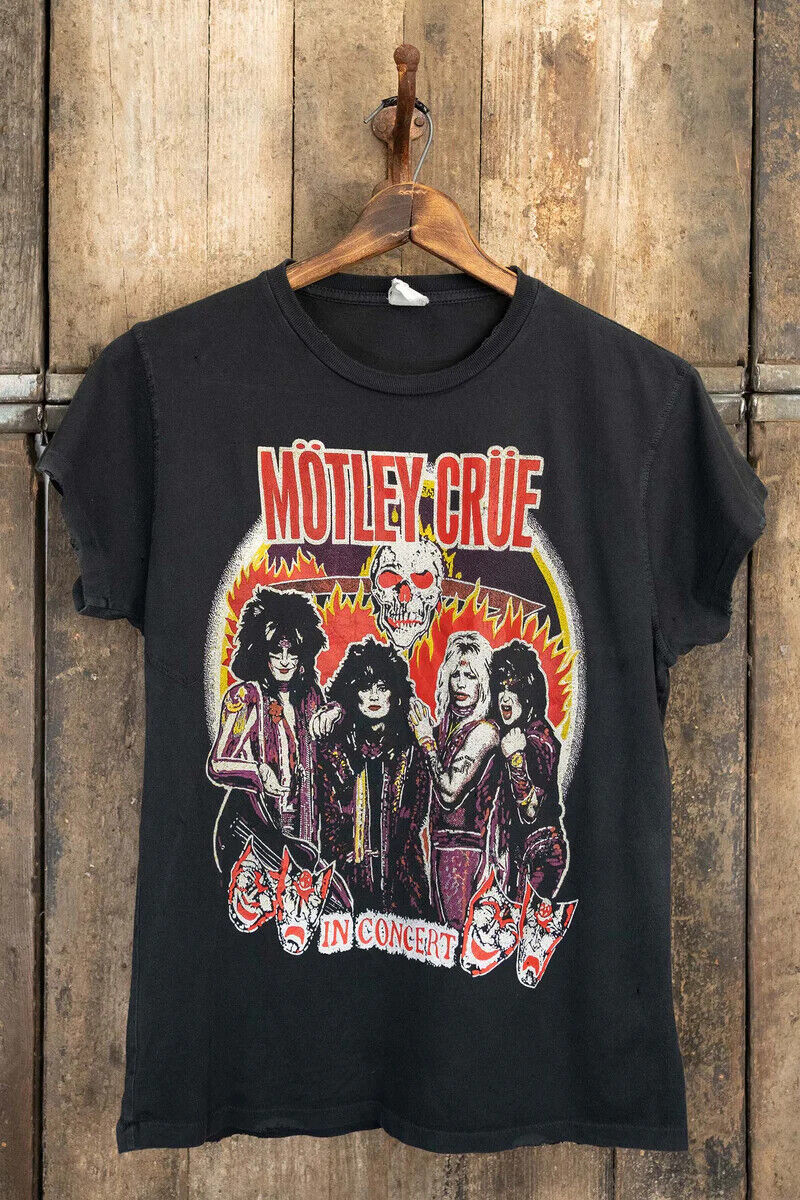 MÃTLEY CRÃE IN CONCERT Graphic Black Shirt Unisex