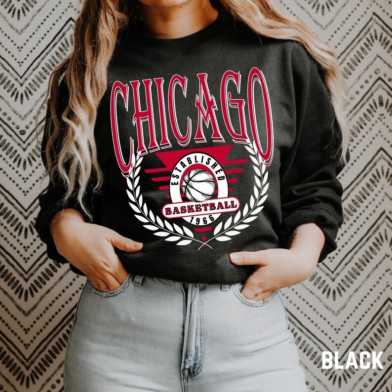 Vintage Chicago Basketball Sweatshirt, Retro Chicago Basketball Crewneck Unisex Sweatshirt black