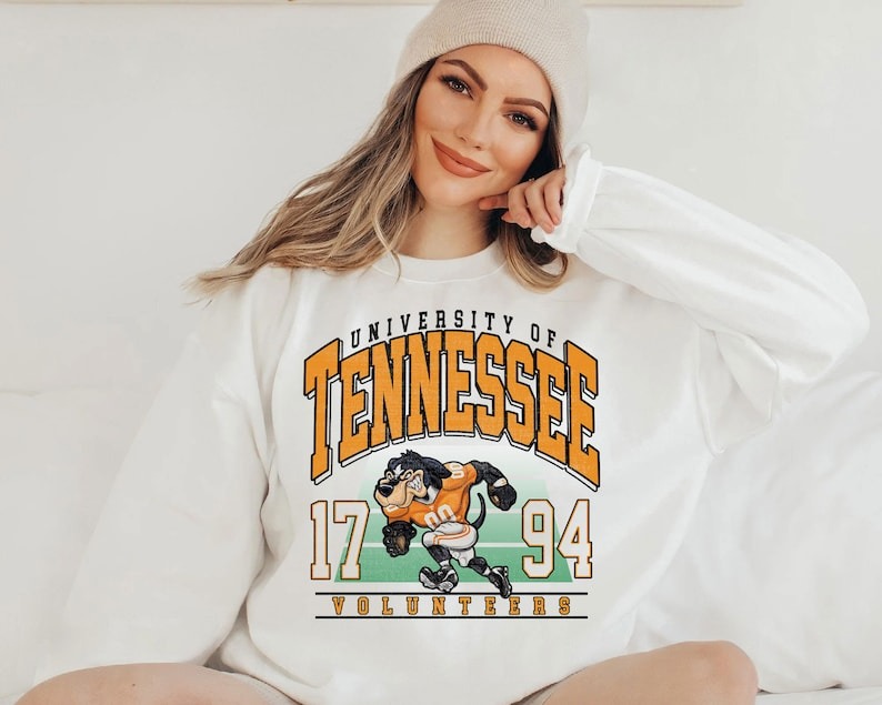 Vintage Ncaa Tennessee Football EST 1794 UnisexSweatShirt