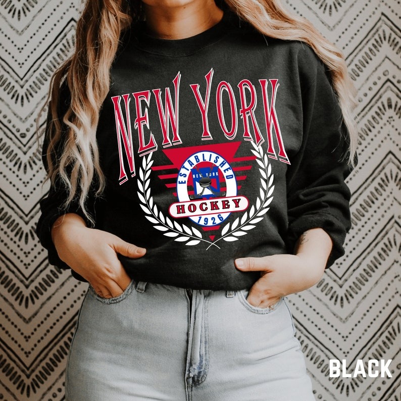 Vintage New York Hockey Sweatshirt, Retro Style New York Crewneck Unisex Sweatshirt black